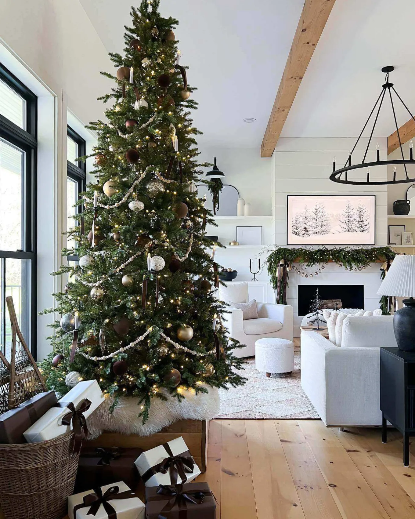 King Of Christmas 10' Alpine Fir Slim Artificial Christmas Tree 1000 Warm White LED Lights- Realistic|Slim