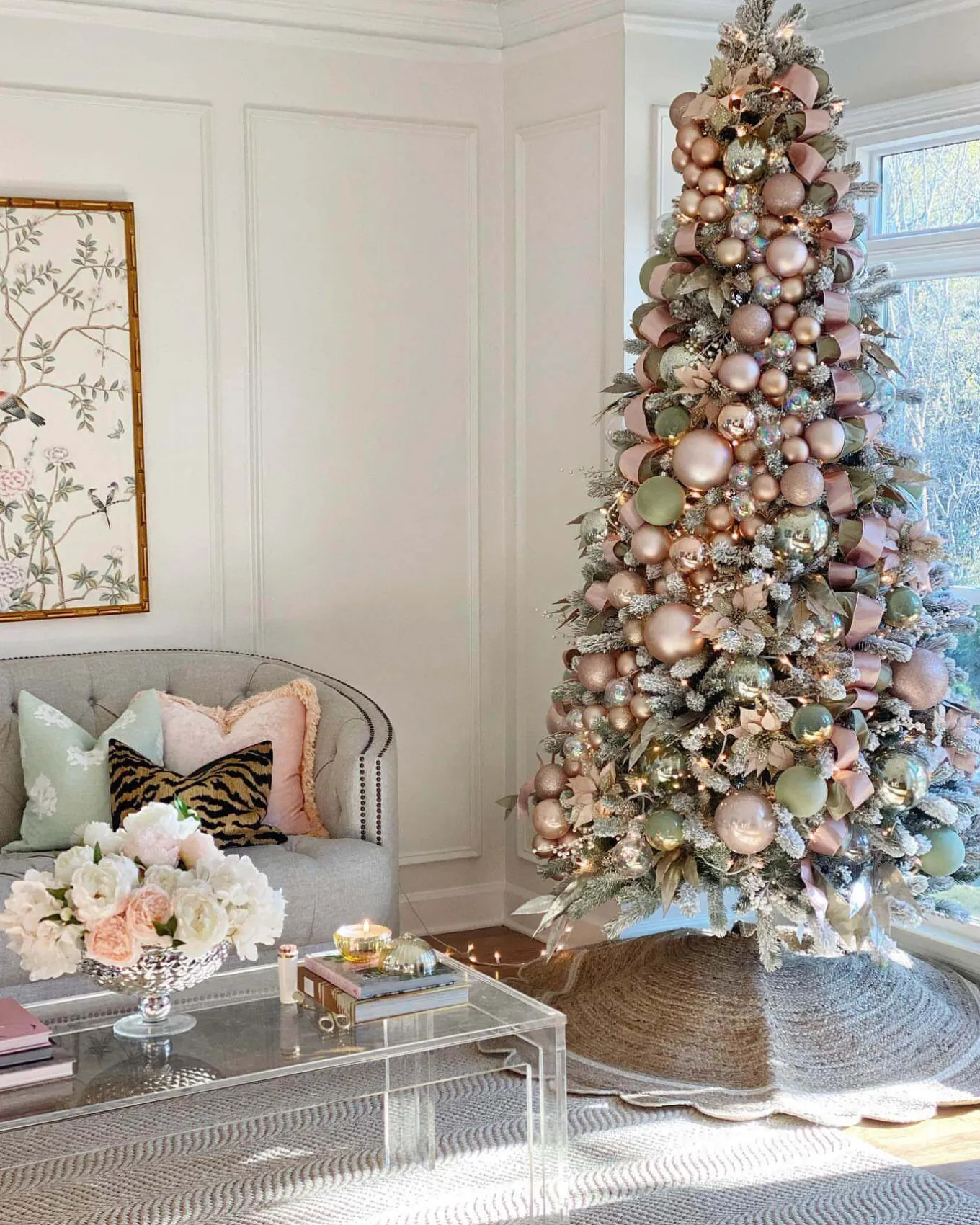 King Of Christmas 10' King Flock® Artificial Christmas Tree With 1250 Warm White LED Lights- Realistic|Pre-Lit