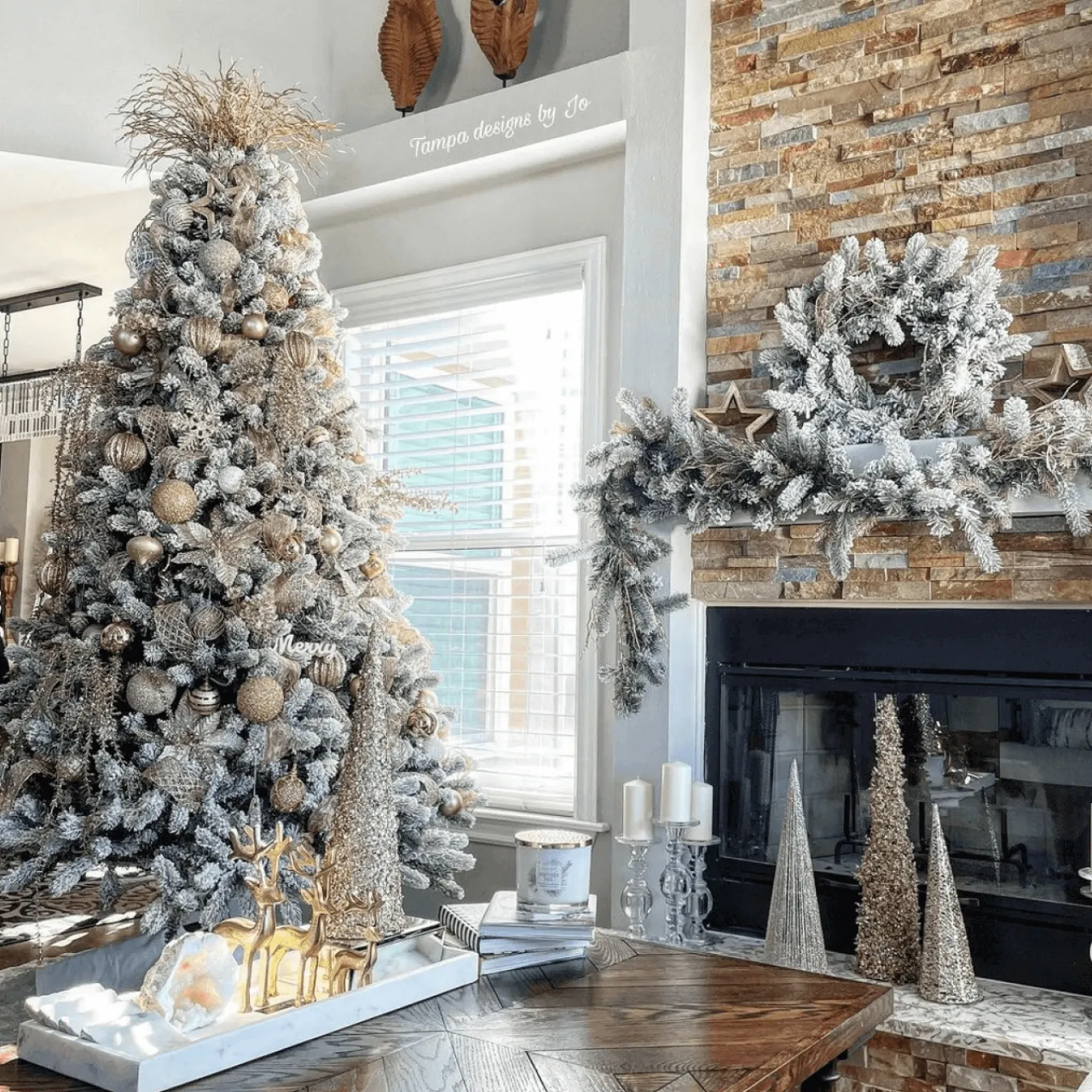 King Of Christmas 10' King Flock® Artificial Christmas Tree With 1250 Warm White LED Lights- Realistic|Pre-Lit