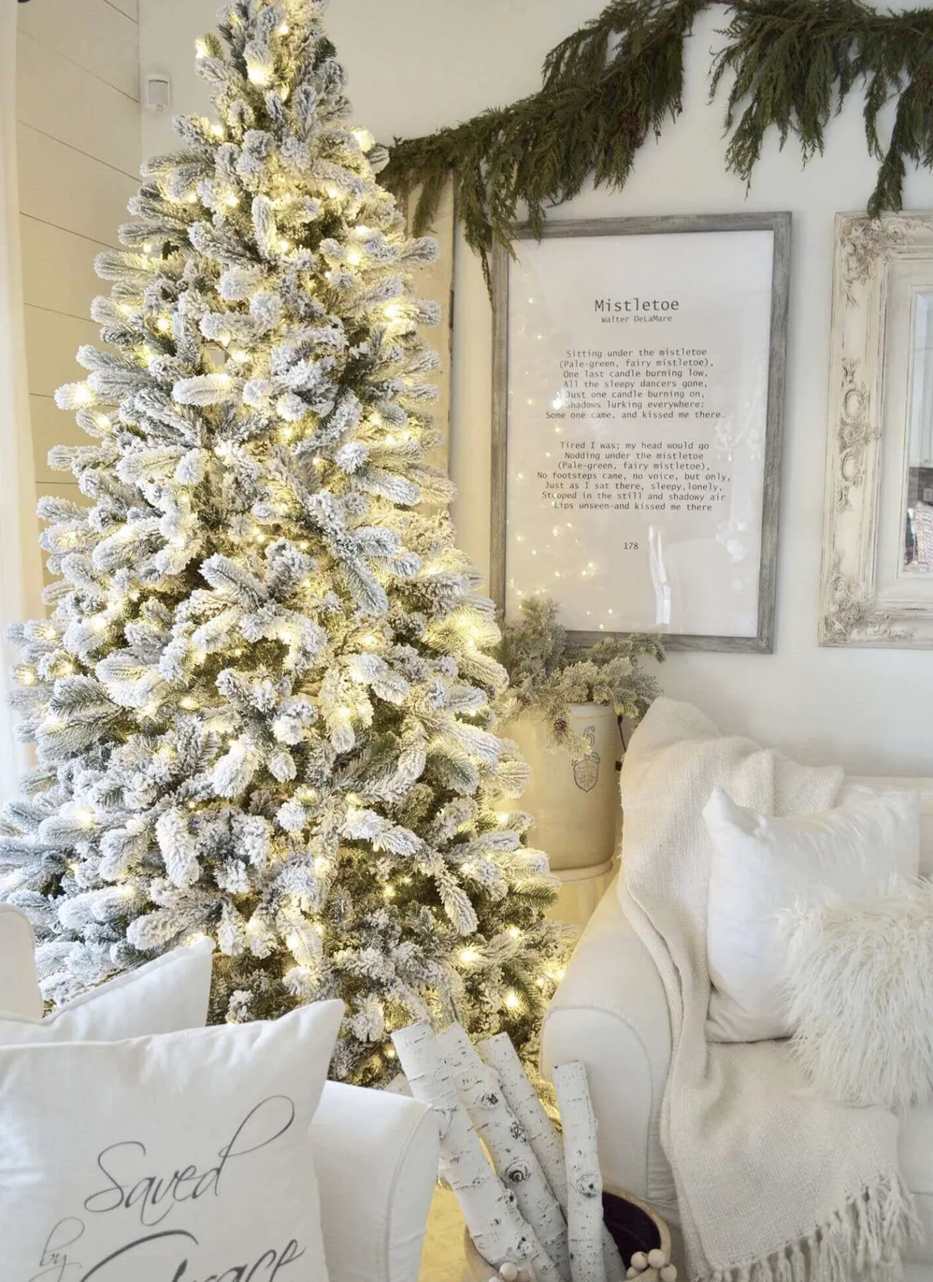 King Of Christmas 8' King Flock® Artificial Christmas Tree With 900 With Warm White LED Lights- Realistic|Pre-Lit