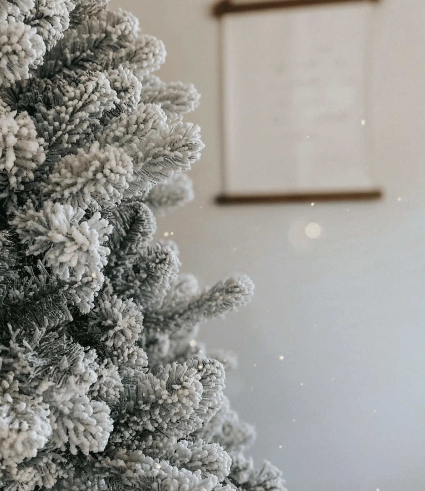 King Of Christmas 8' King Flock® Artificial Christmas Tree With 900 With Warm White LED Lights- Realistic|Pre-Lit