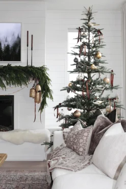 King Of Christmas 6' King Noble Fir Artificial Christmas Tree Unlit- Realistic|Unlit