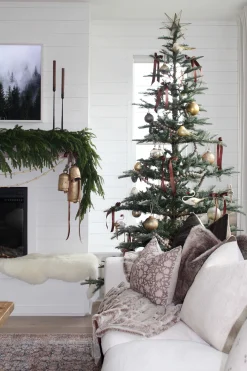 King Of Christmas 7' King Noble Fir Artificial Christmas Tree Unlit- Realistic|Unlit