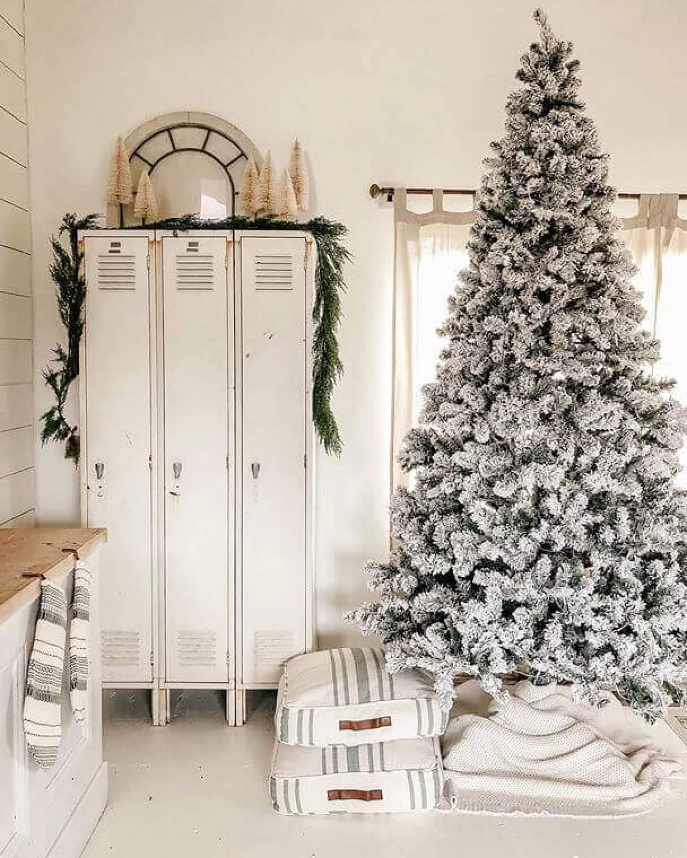 King Of Christmas 7' Prince Flock® Artificial Christmas Tree With 400 Warm White LED Lights- Full|Flocked