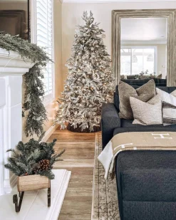 King Of Christmas 6.5' Queen Flock® Artificial Christmas Tree With 650 Warm White LED Lights- Realistic|Pre-Lit