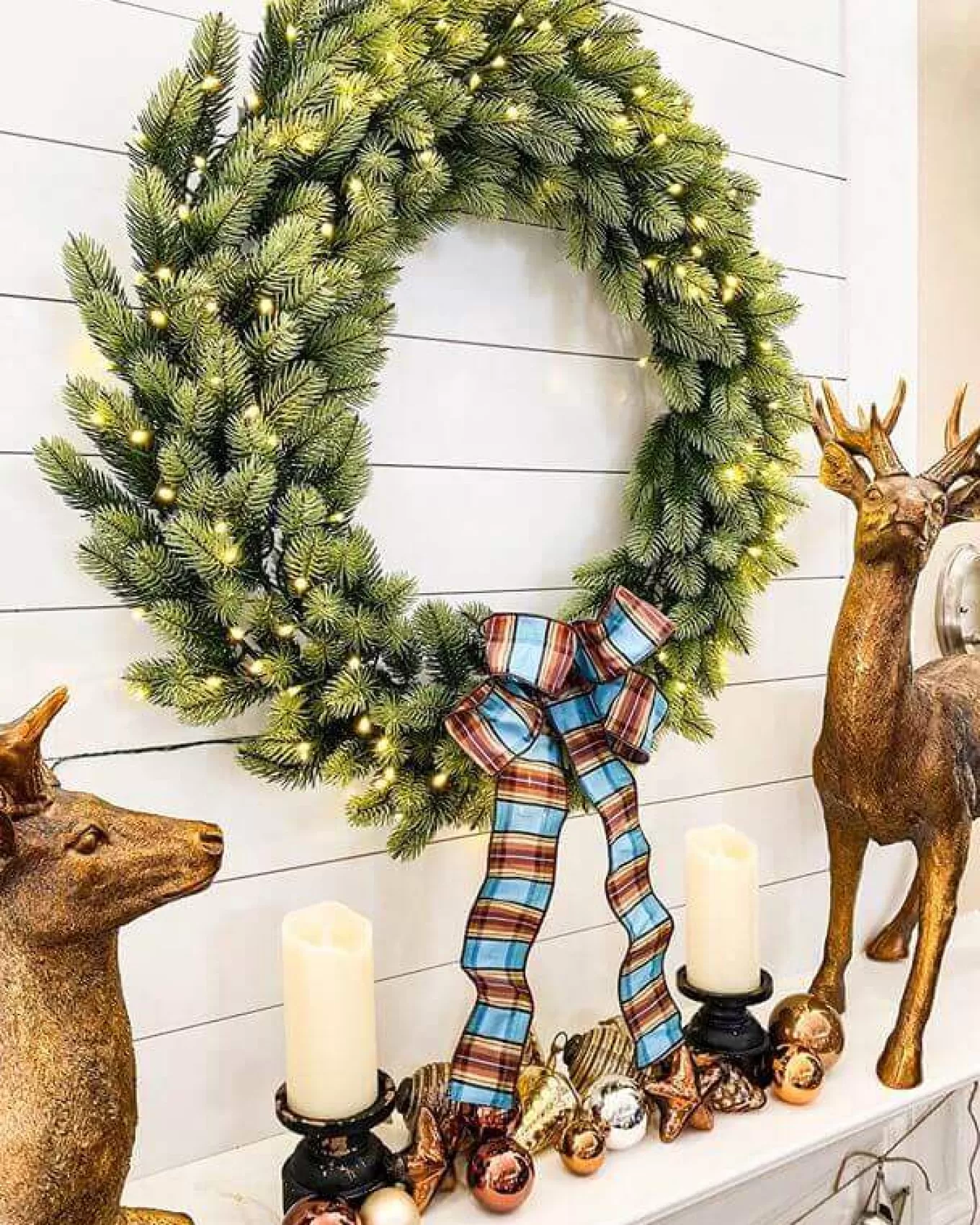 King Of Christmas 24" Royal Fir Wreath With Warm White LED Lights (Battery Operated)- Wreaths | Green