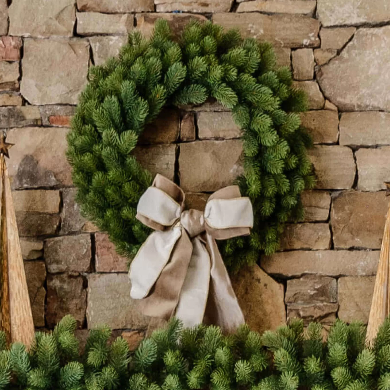 King Of Christmas 24" Royal Fir Wreath With Warm White LED Lights (Battery Operated)- Wreaths | Green