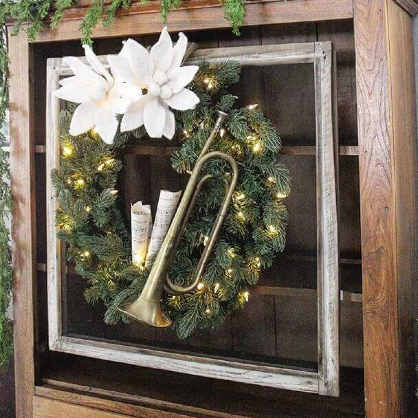 King Of Christmas 24" Royal Fir Wreath With Warm White LED Lights (Battery Operated)- Wreaths | Green