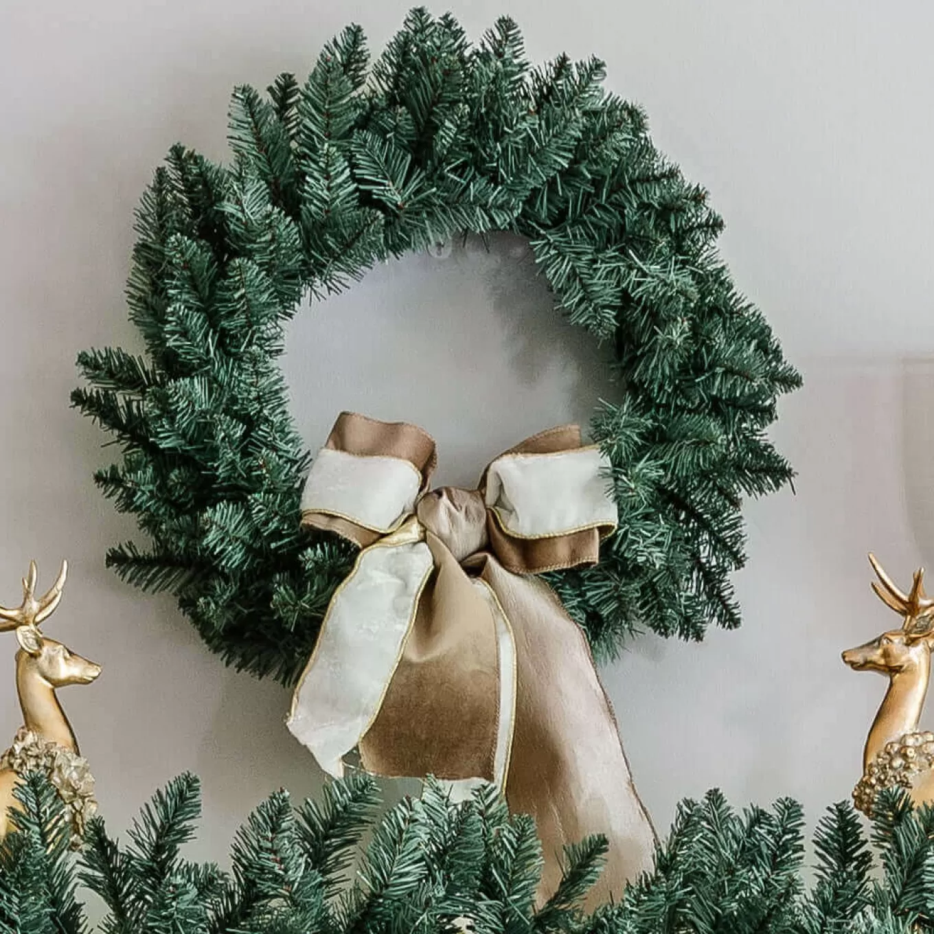 King Of Christmas 24" Tribeca Spruce Blue Wreath With Warm White LED Lights (Battery Operated)- Wreaths | Green