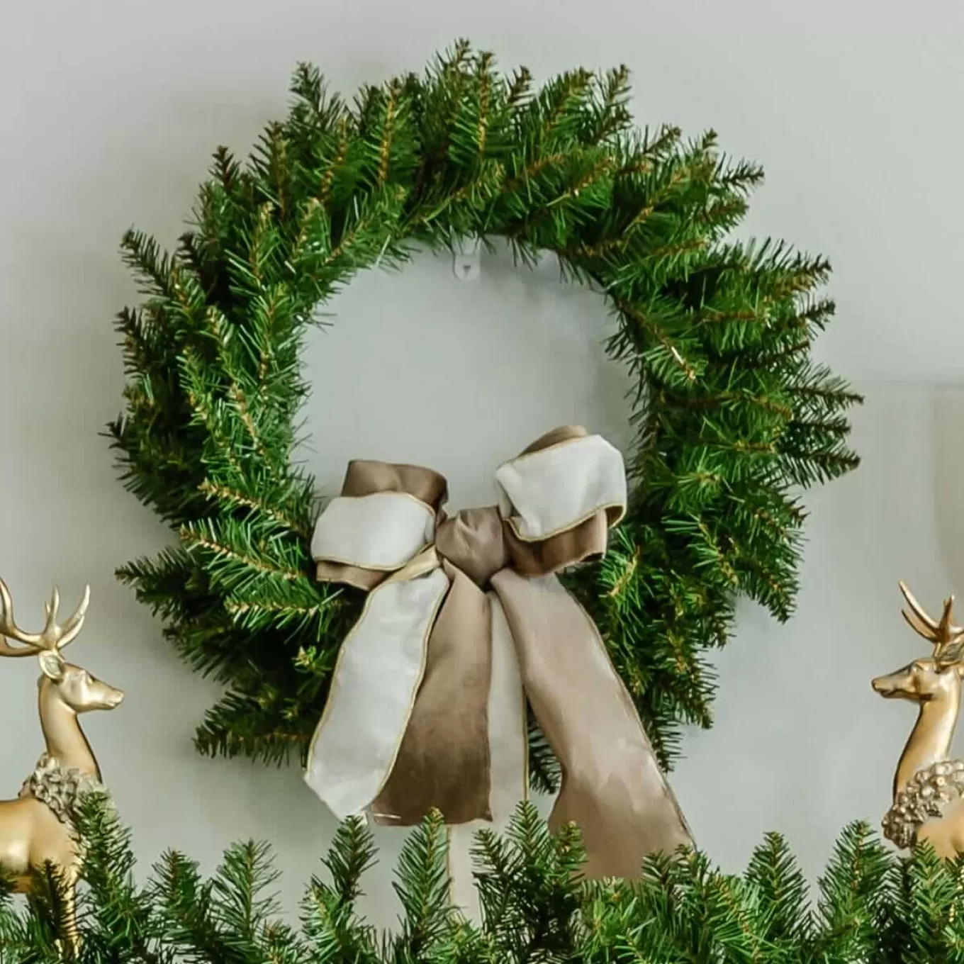 King Of Christmas 24" Yorkshire Fir Wreath With Warm White LED Lights (Battery Operated)- Wreaths | Green