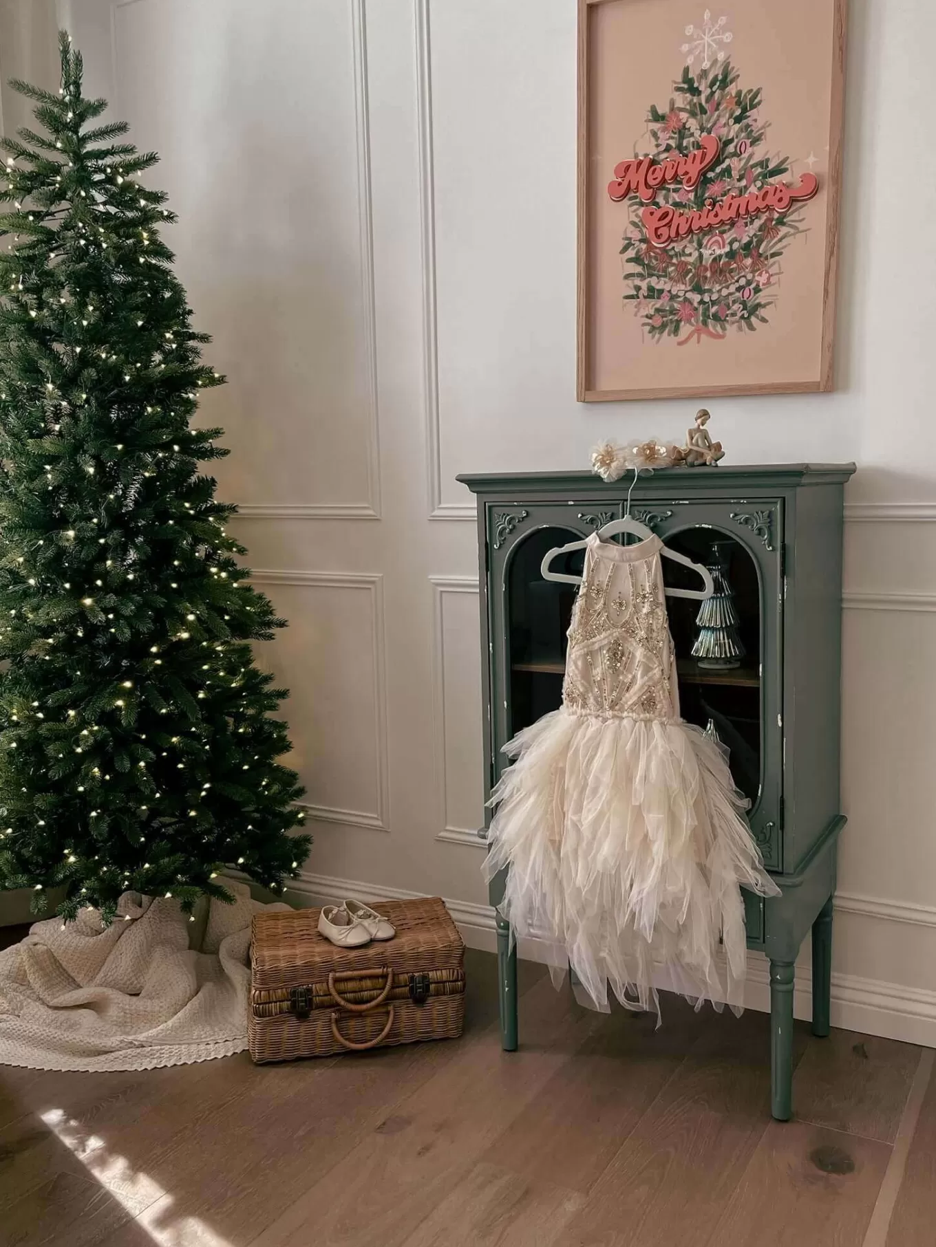 King Of Christmas 6.5' King Fraser Fir Slim Artificial Christmas Tree With 600 Warm White LED Lights- Realistic | Slim