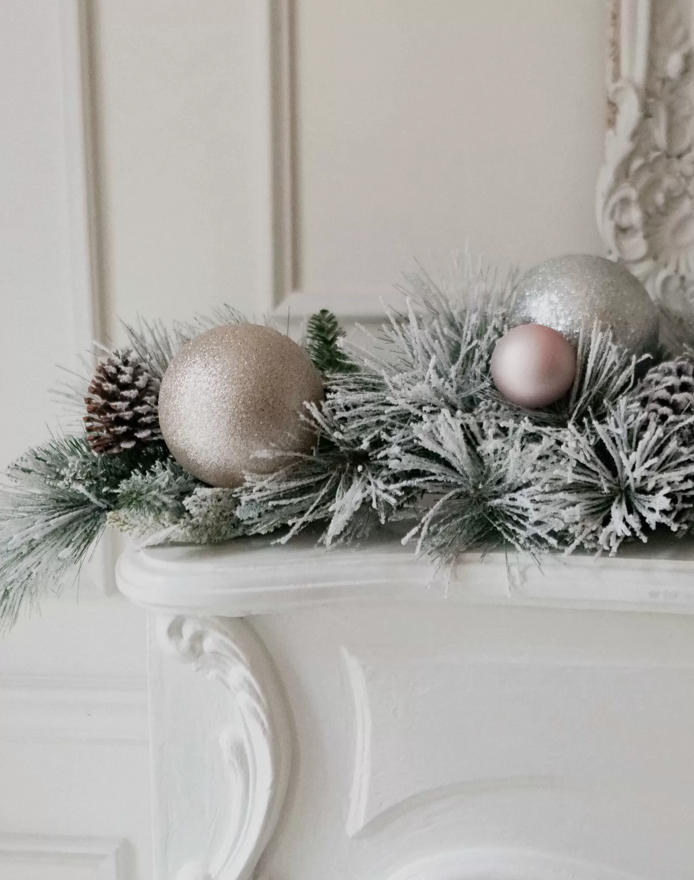 King Of Christmas 6' X 12" Marquis Flock Garland With 70 Warm White LED Lights (Battery Operated)- Flocked