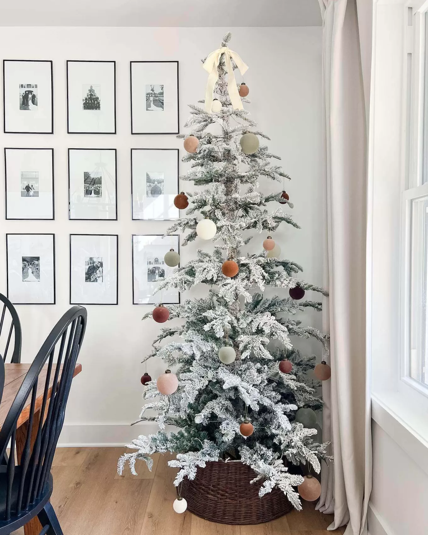 King Of Christmas 7' King Noble Flock Artificial Christmas Tree With 500 Warm White LED Lights- Realistic | Full