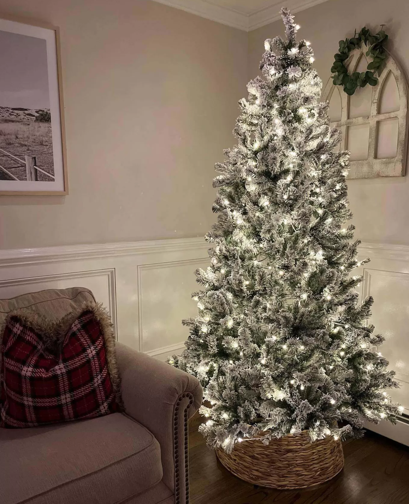 King Of Christmas 8' Prince Flock® Artificial Christmas Tree With 550 Warm White LED Lights- Classic | Pre-Lit