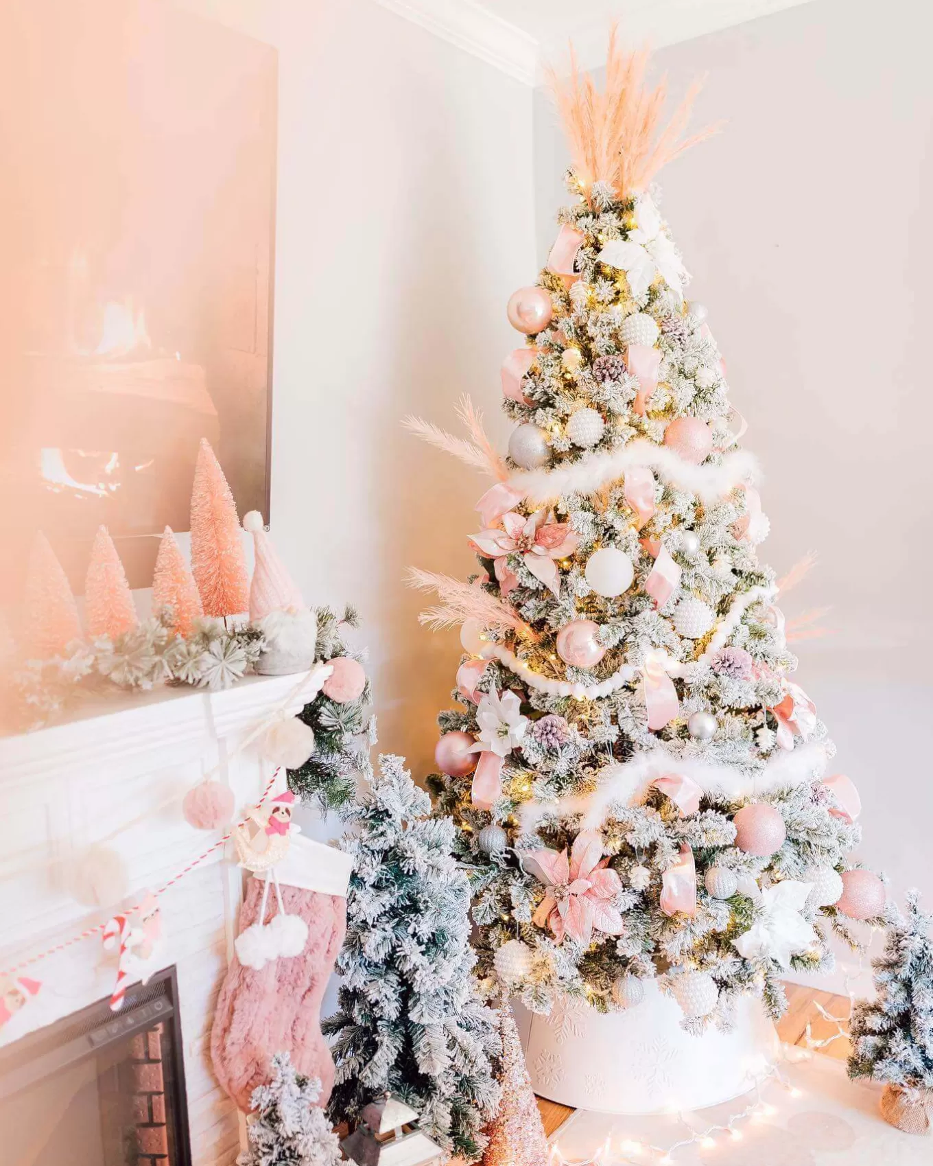 King Of Christmas 8' Prince Flock® Artificial Christmas Tree With 550 Warm White LED Lights- Classic | Pre-Lit