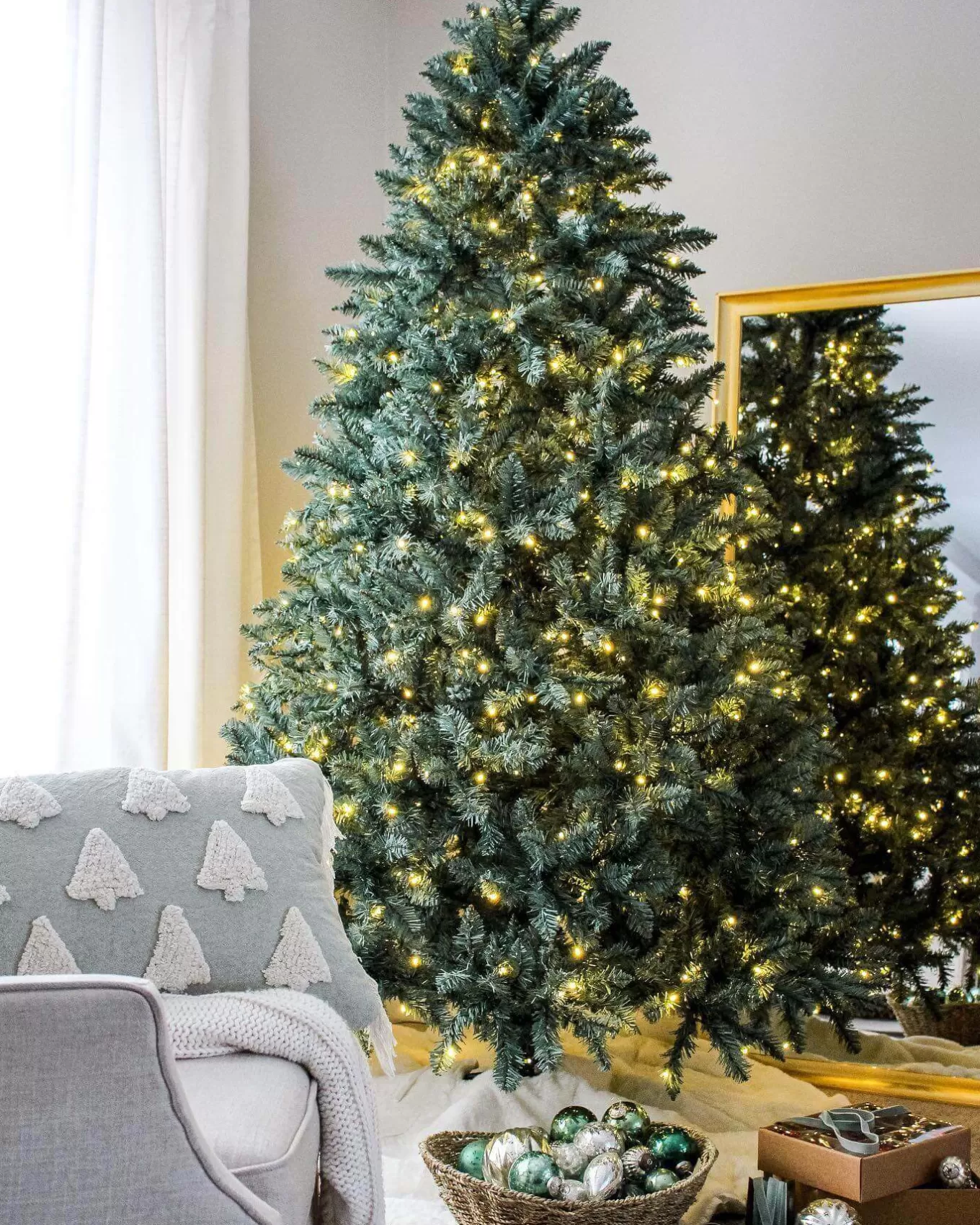King Of Christmas 8' Tribeca Spruce Blue Artificial Christmas Tree With 650 Warm White LED Lights- Classic | Pre-Lit