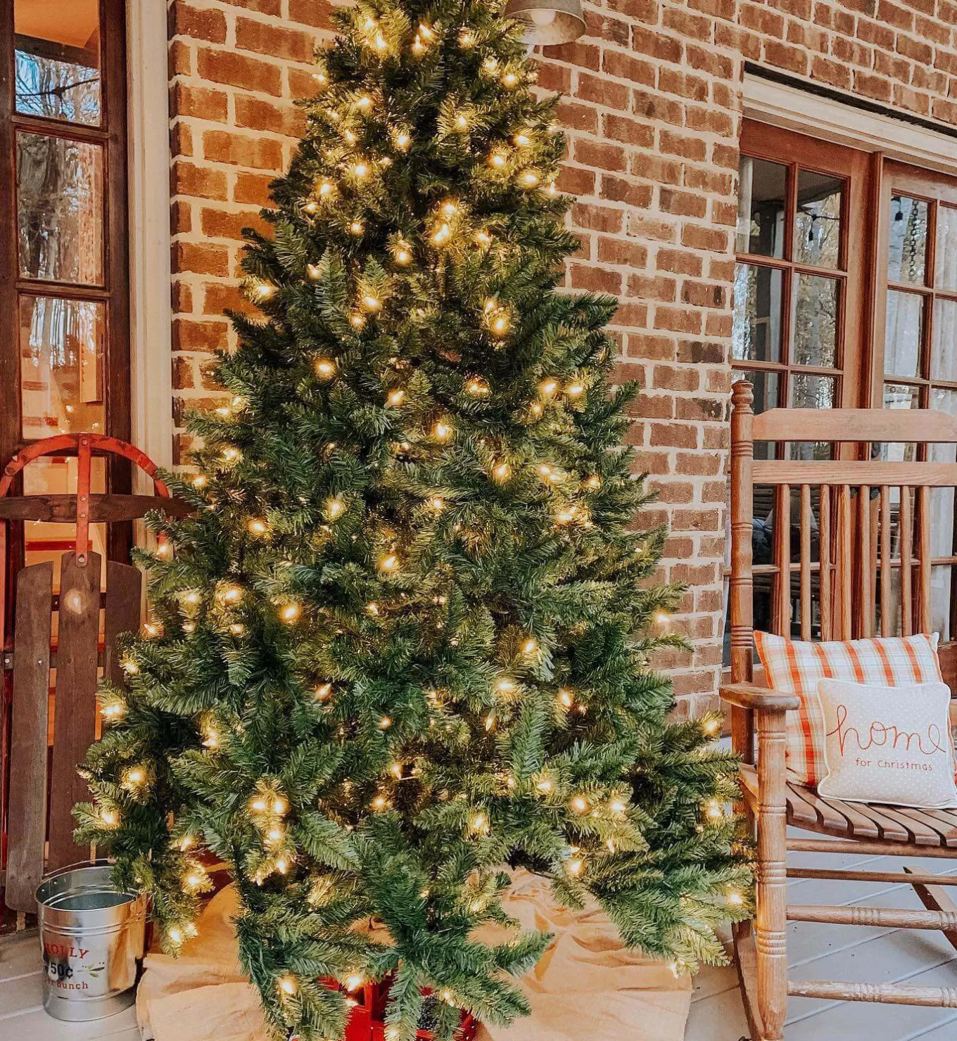King Of Christmas 9' Hancock Spruce Artificial Christmas Tree 750 Warm White LED Lights- Classic | Pre-Lit
