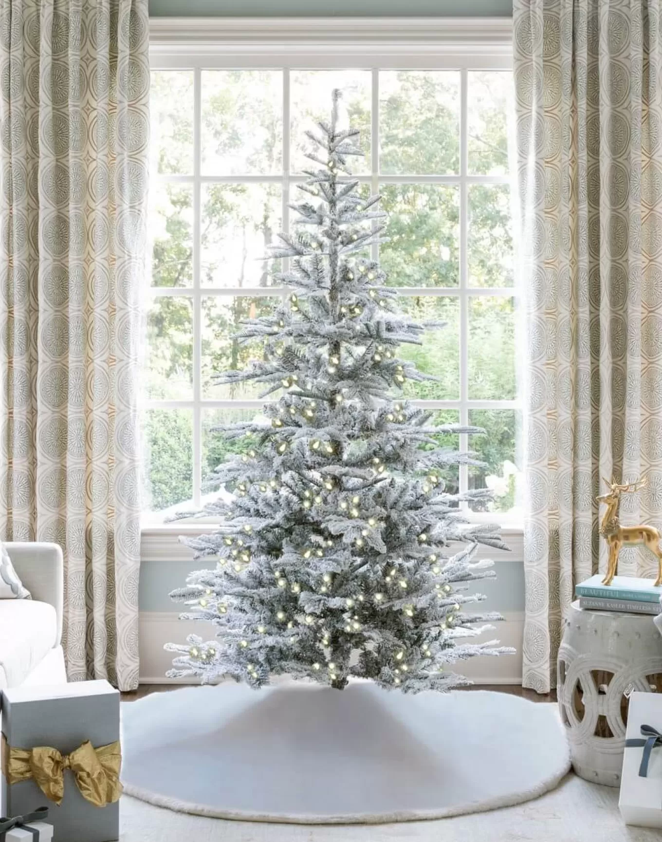 King Of Christmas 9' King Noble Flock Artificial Christmas Tree With 700 Warm White LED Lights- Realistic | Pre-Lit