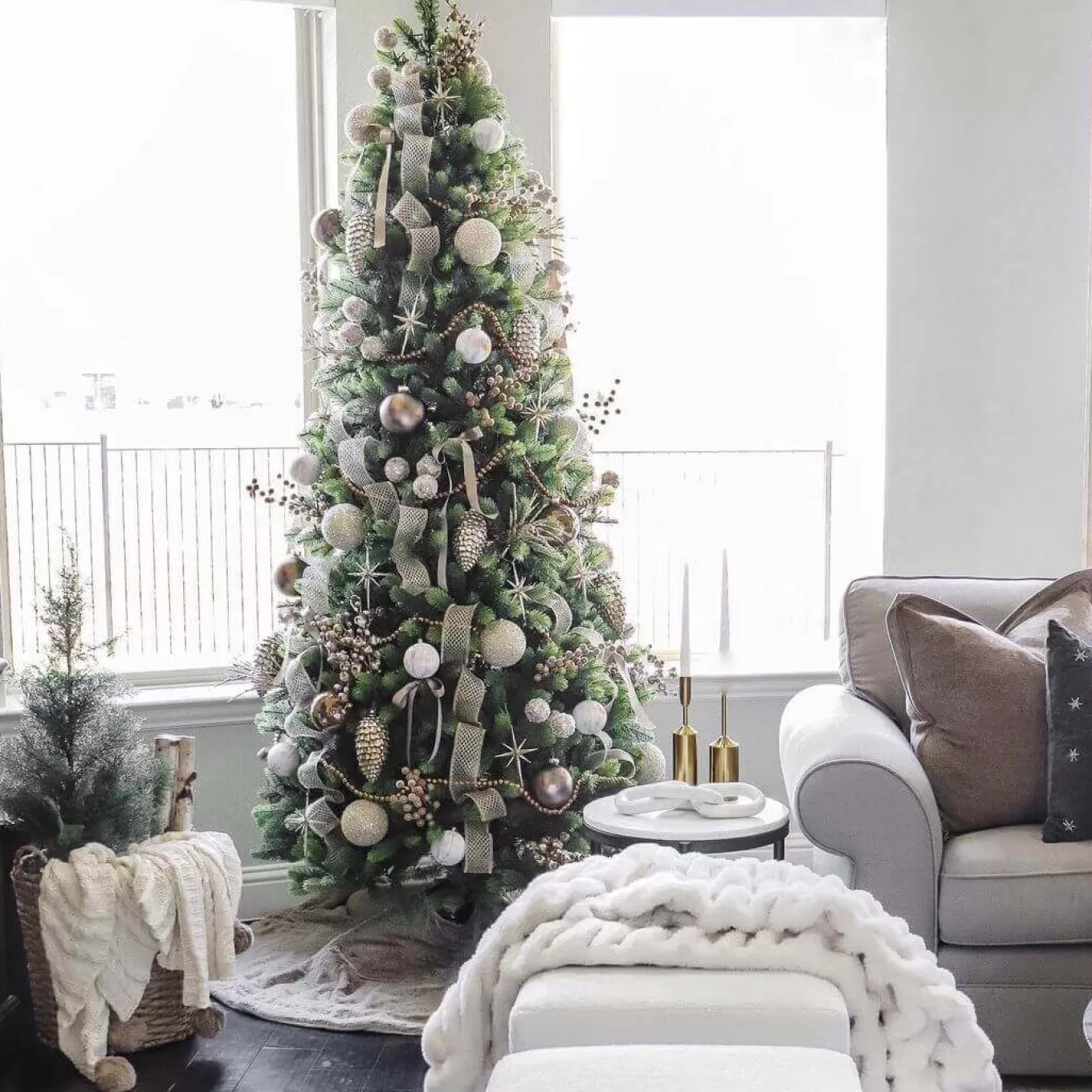 King Of Christmas 9' Royal Fir Slim Artificial Christmas Tree With 900 Warm White & Multi-Color LED Lights- Realistic | Slim