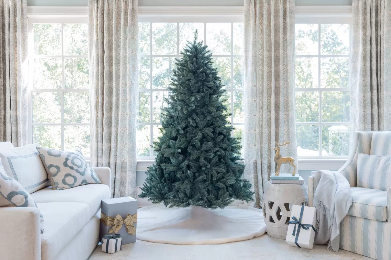 King Of Christmas 9' Tribeca Spruce Blue Artificial Christmas Tree With 900 Warm White LED Lights- Classic | Pre-Lit