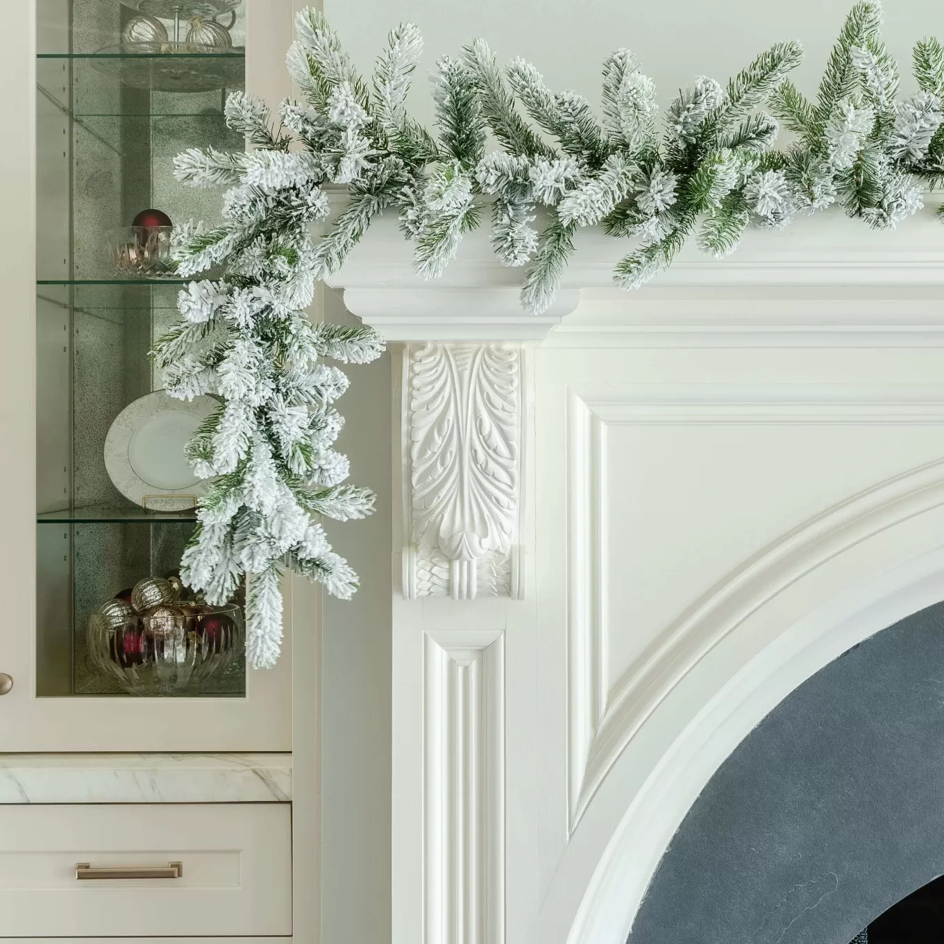 King Of Christmas 9' X 12" King Flock® Garland With LED Lights (Battery Operated)- 9' X 12" | Garlands