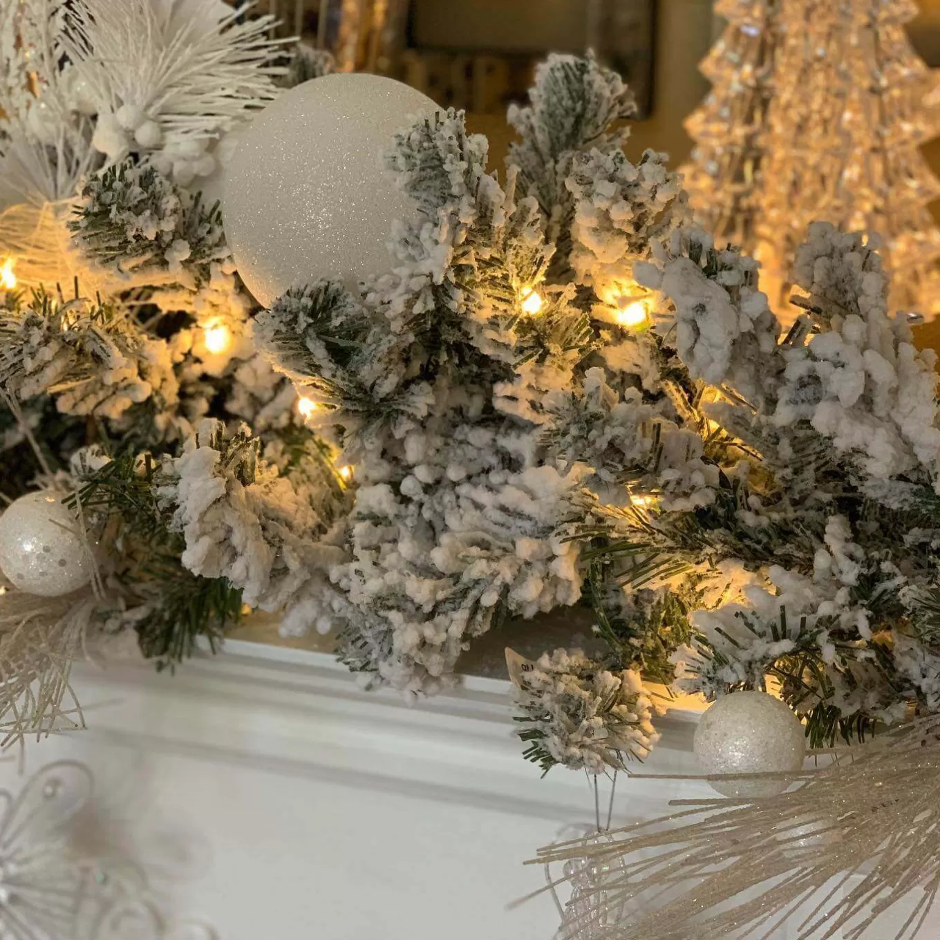 King Of Christmas 9' X 12" King Flock® Garland With LED Lights (Battery Operated)- 9' X 12" | Garlands