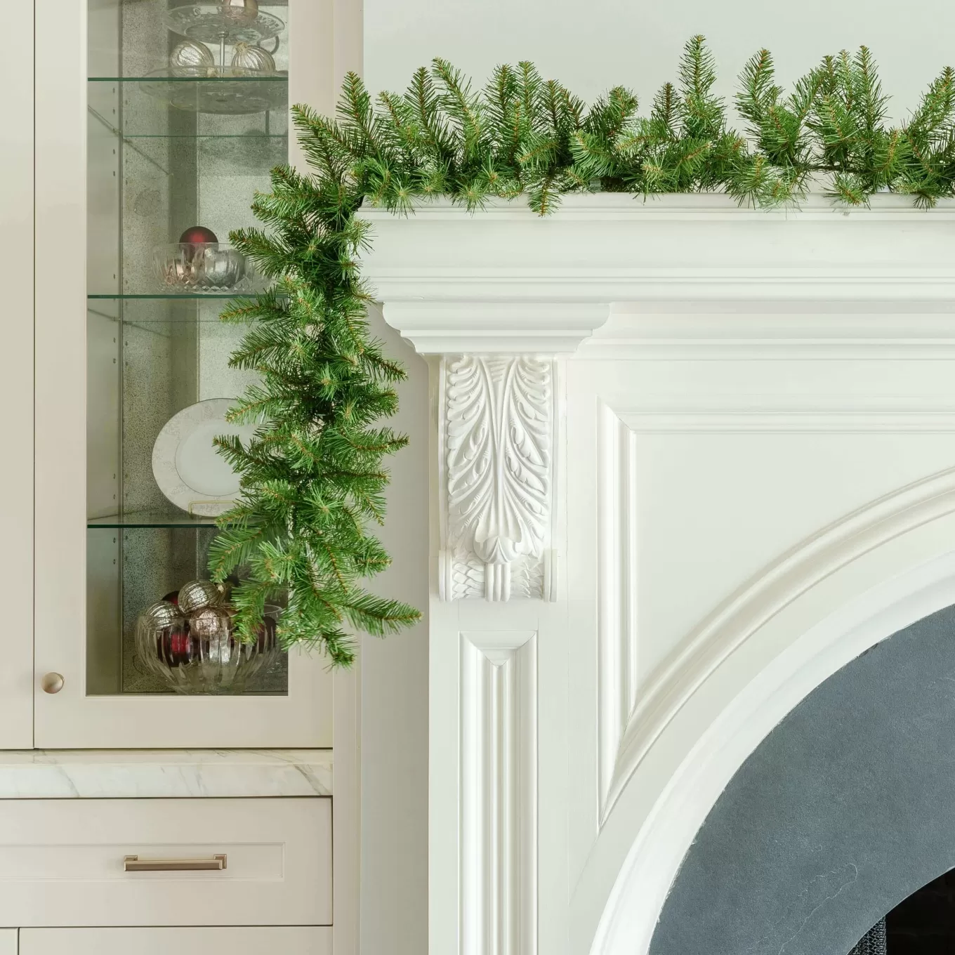 King Of Christmas 9' X 12" Yorkshire Fir Garland With Warm White LED Lights (Plug Operated)- Garlands | Green