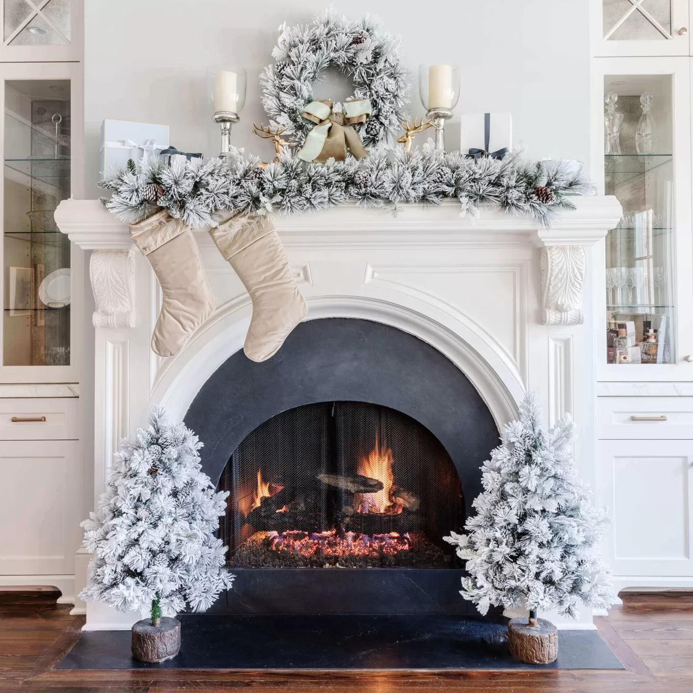 King Of Christmas Marquis Flock Collection 4-Piece Set With Warm White LED Lights (Battery Operated)- Sets | Flocked