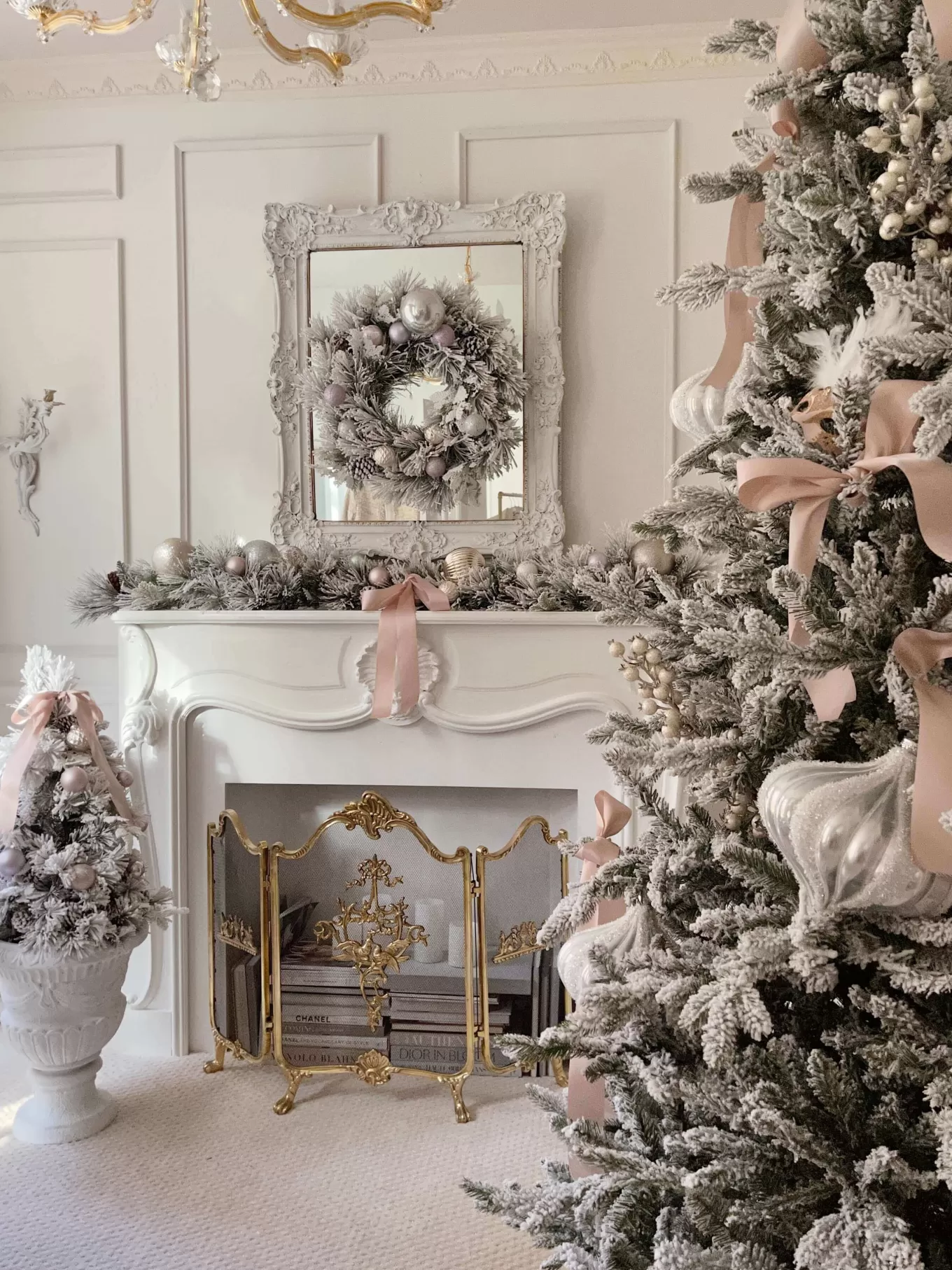 King Of Christmas Marquis Flock Collection 4-Piece Set With Warm White LED Lights (Battery Operated)- Sets | Flocked