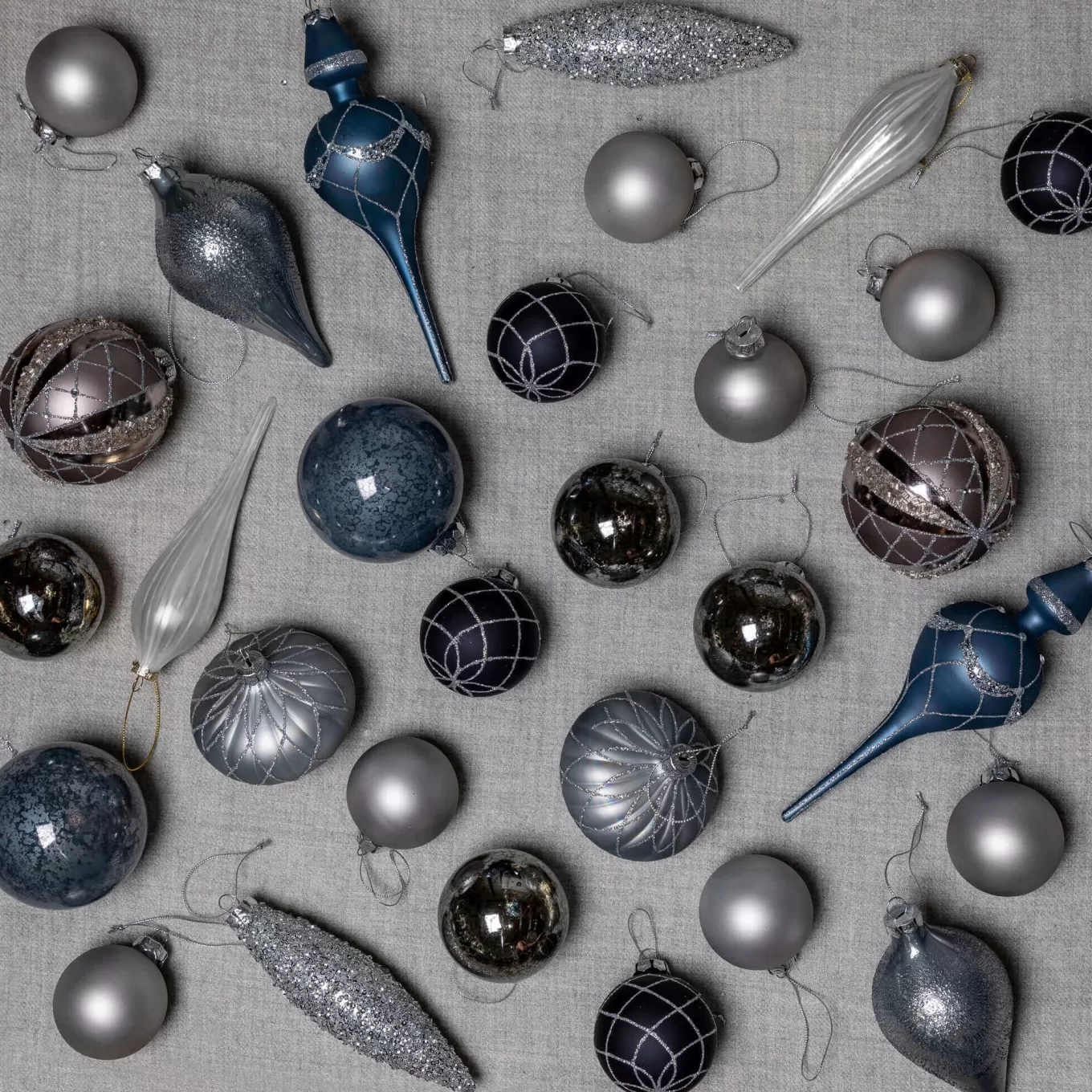 King Of Christmas Winter Wonderland 15-Piece Glass Ornament Set (Blue And Gray)- Ornaments | 15 Pack